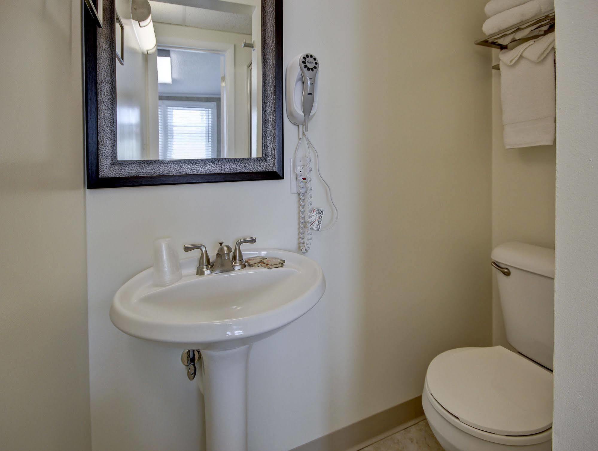 The Wellington Hotel & Suites Oceanblock Ocean City Bagian luar foto