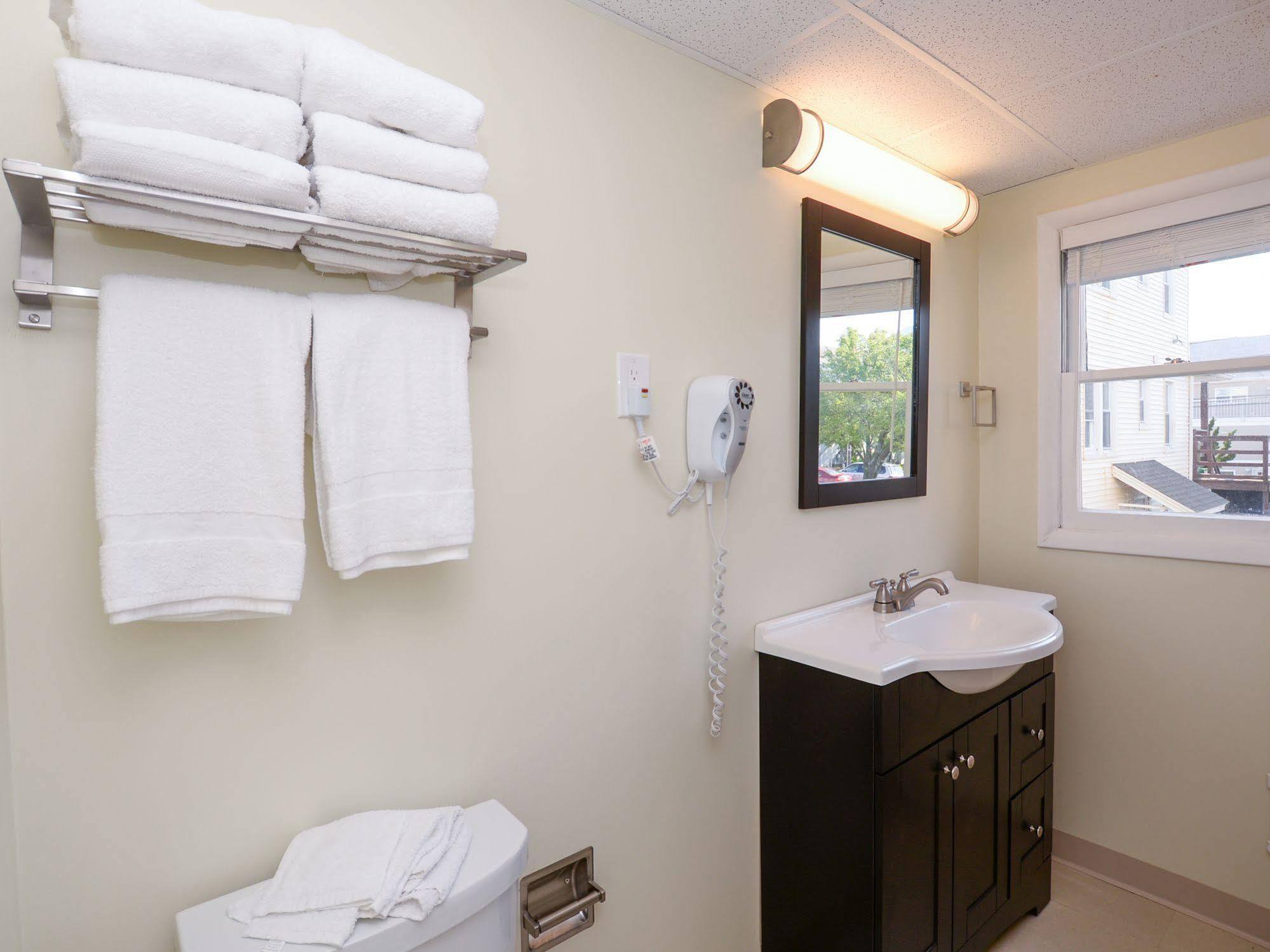 The Wellington Hotel & Suites Oceanblock Ocean City Bagian luar foto