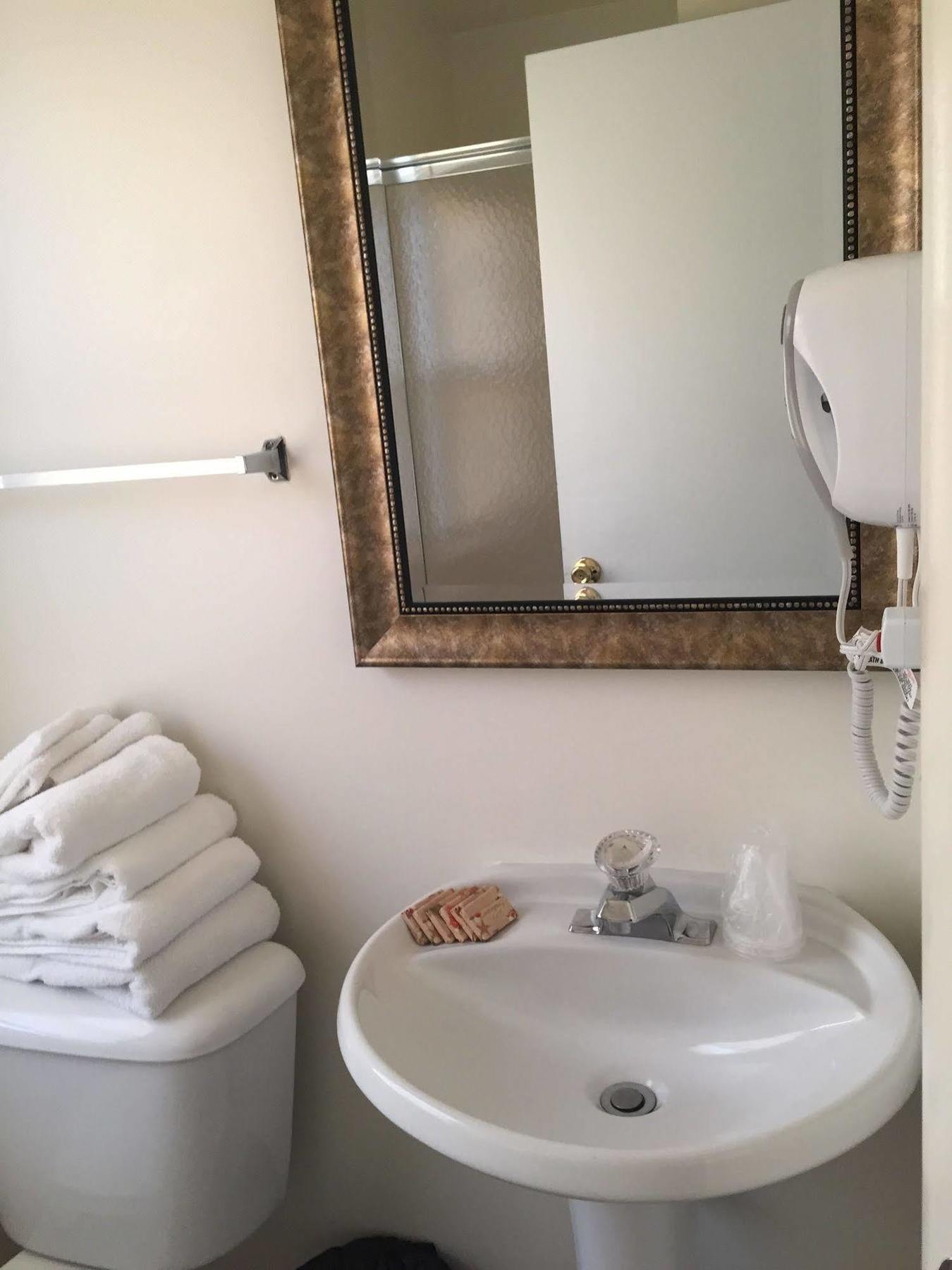 The Wellington Hotel & Suites Oceanblock Ocean City Bagian luar foto